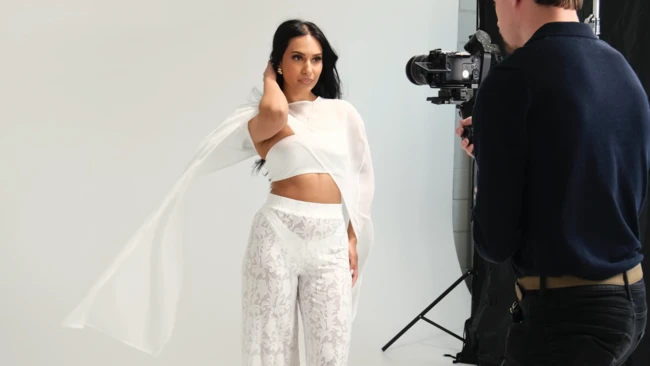 How One Photographer Shoots E-Commerce Fashion for Both Photo and Video