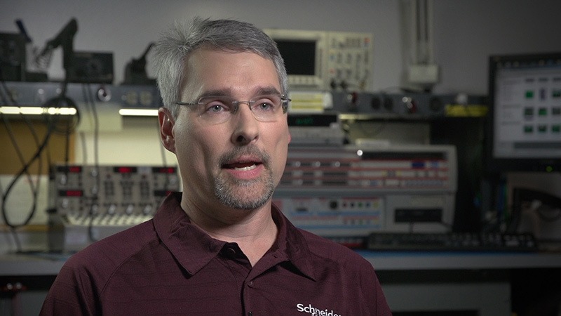 What to Look for When Picking a Frame for a Video Interview | Fstoppers