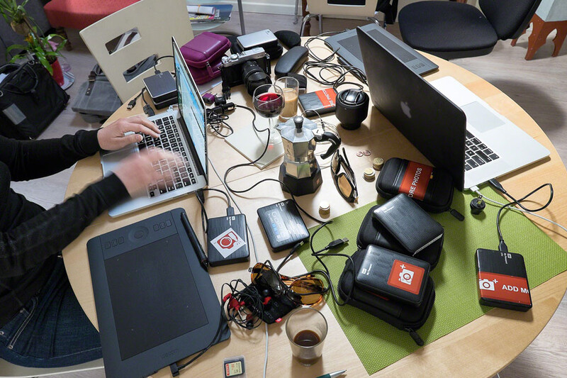 location independent work desk