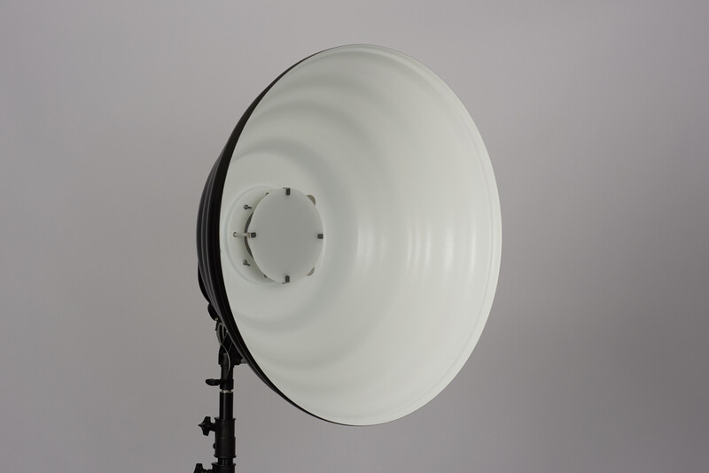 mola sett with the opal glass diffuser