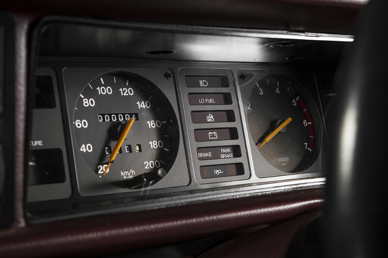 Instrument cluster of the VH SS Holden Commore