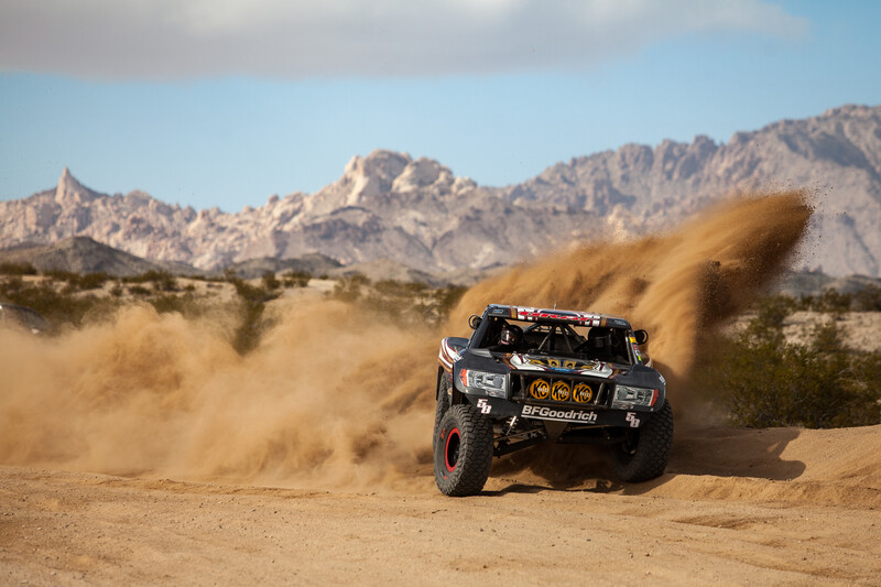 Offroad Trophy Truck throwing sand
