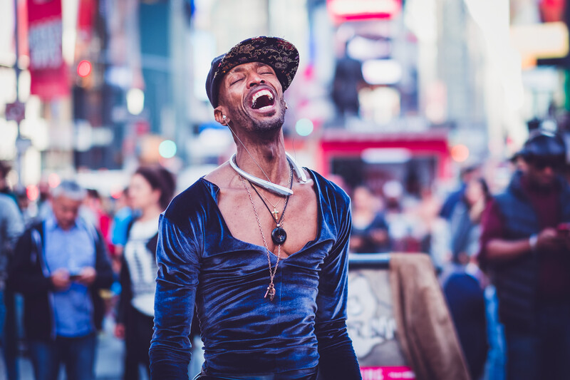 Portrait of a man singing in New York.