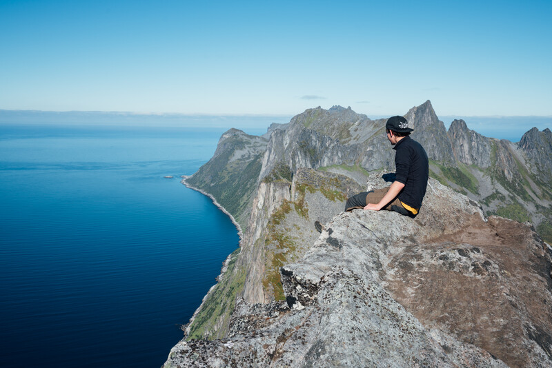 norway lake and mountains