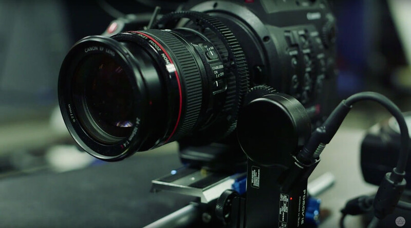 Zooming using a follow focus unit