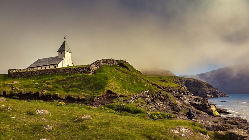 Viðareidis church