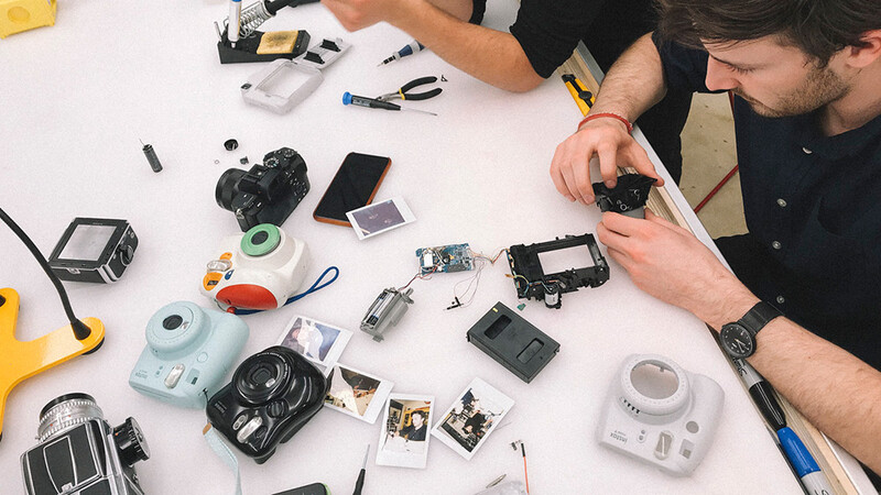 Building a hybrid camera from a hasselblad and a fujifilm instax