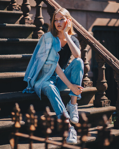 How to shoot with agency models