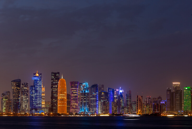 photographing a city at dusk without a tripod