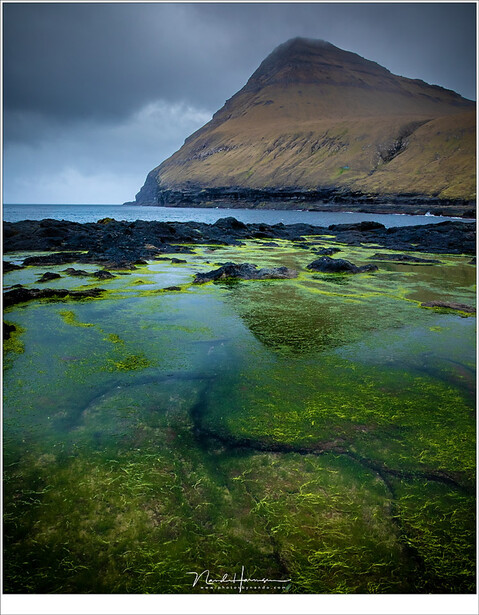 Using a full frame camera with a wide angle in combination with a small aperture makes a very large depth of field.. (Canon EOS 5D mark IV + EF24-70L @ 24mm | ISO1600 | f/9 | 1/100)