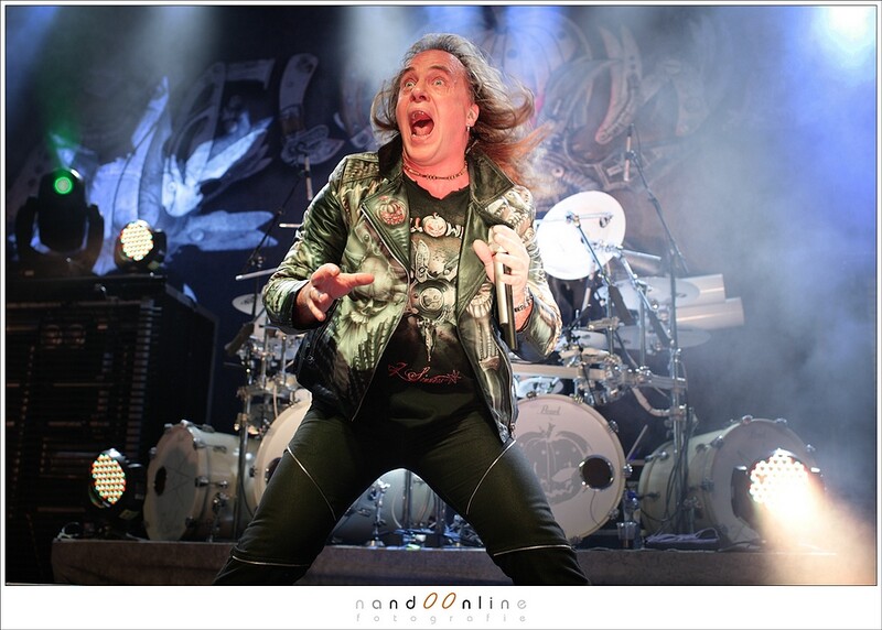 Prize winning shot of Helloween during their concert in 2010. It looks like he cried a warming for lasers (EOS 1D mark III + EF35mm | ISO800 | f/3.2 | 1/200)