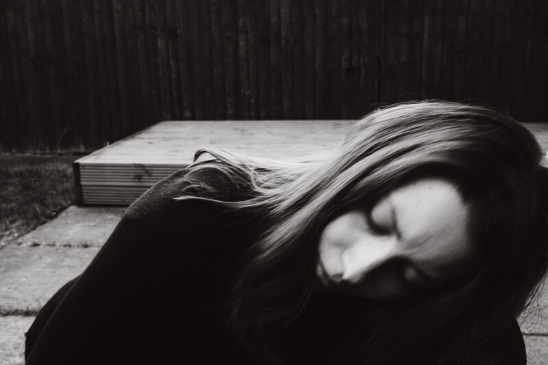 A closeup of a woman.
