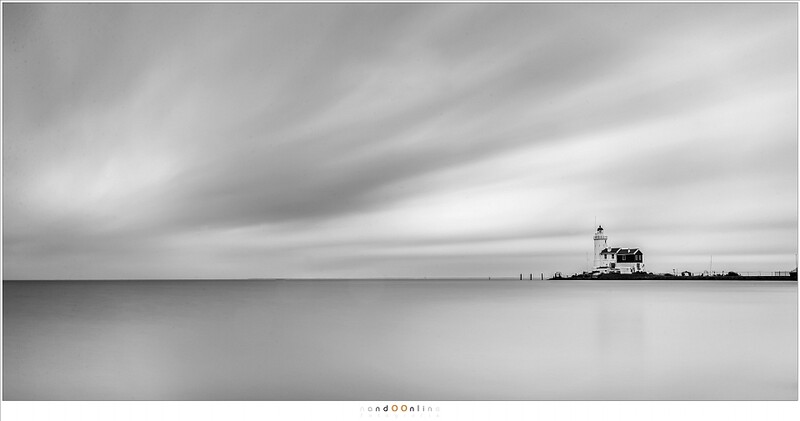 The Lighthouse 'Paard van Marken' in the Netherlands. Really long exposure times are perfect for a minimalistic approach. (Canon EOS 1Dx + EF24-70L @ 24mm | ISO100 | f/11 | 121sec with Big Stopper)