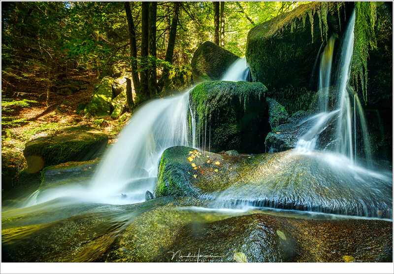 A secret, hidden valley in France, where dozens of small waterfalls can be found. Perfect for long exposure. Because it is in a forest, you often don't need a dark ND filter. (Canon EOS 5D mark IV + EF16-35L @ 16mm | ISO100 | f/10 | 1.3sec with Lee 0,9ND 