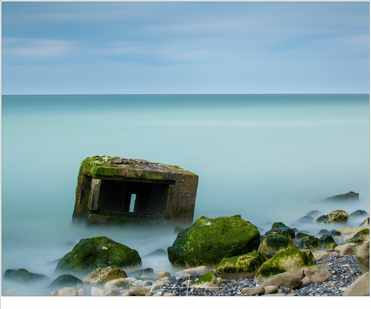 Remains of world war two at the coast of France during high tide. A long exposure made a smooth sea surface (EOS 5D mark IV + EF100-400L @ 100mm | ISO200 | f/11 | 120sec with Haida ND32000 (15 stops))