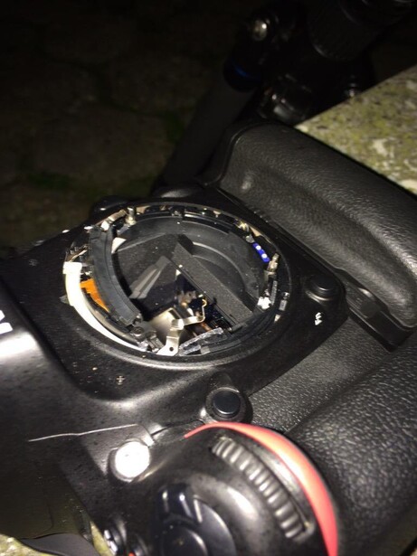 This is what was left after the Nikon D610 fell from the tripod. The lens broke of and disappeared into the mudflats, lost forever. This is something you never want to experience. Fortunately the insurance covered the damage, replacing the camera with a n