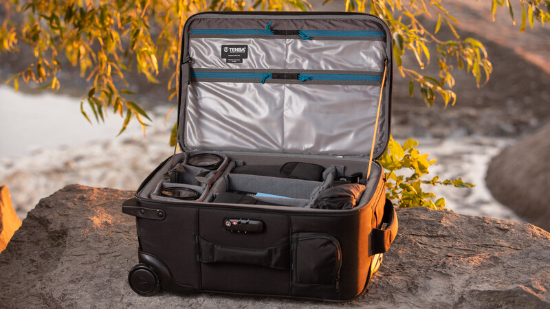 Interior of the Tenba Roadie Air Case Roller 21 JT Blenker