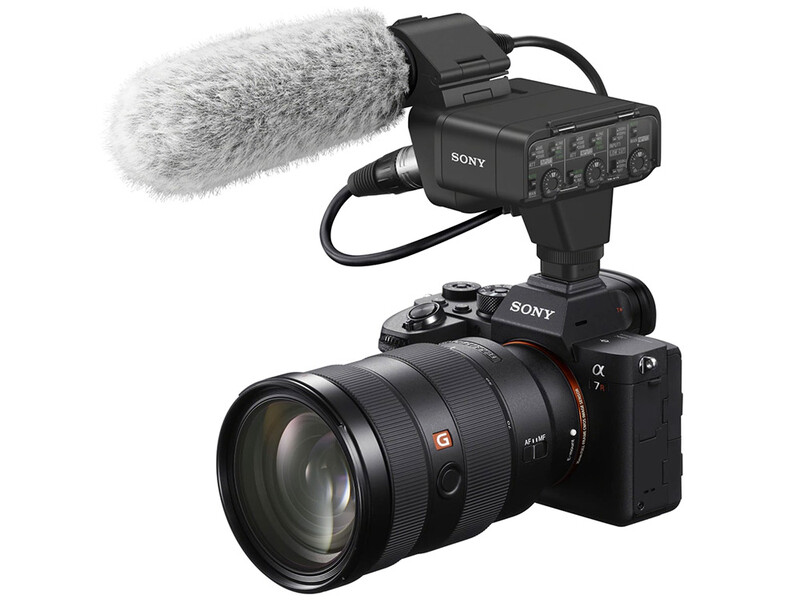 Sony a7R IV hot shoe