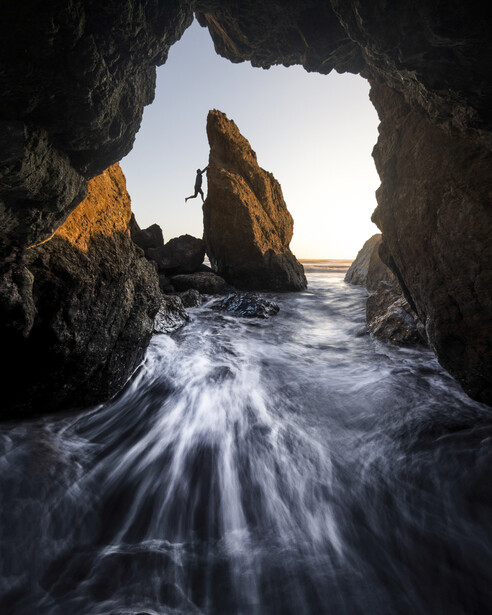ted-hesser-climbing-on-ocean