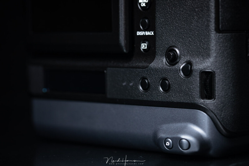 Why didn't they place a nice rubber lining onto the vertical grip also. Now its is slippery and cold. It has a nice look, this way, but I rather see it functional.