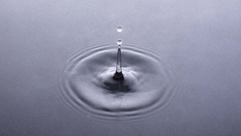 ISO noise on water droplet