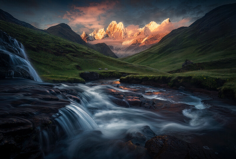 To the bright mountains, Peru