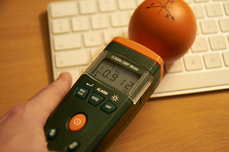 EMR measurements of a Bluetooth keyboard