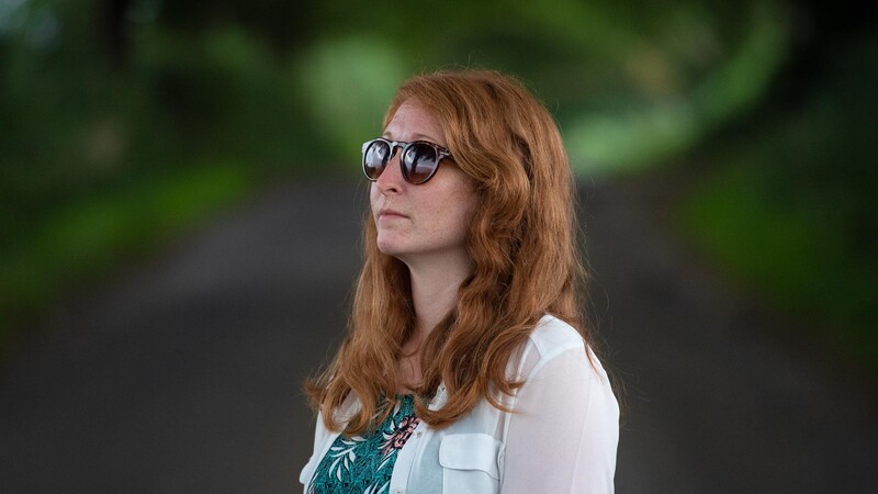 200mm headshot portrait under trees