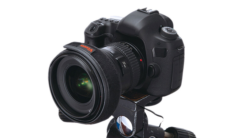 Lens warmer on lens