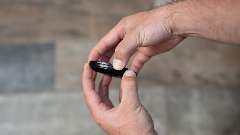 Straining fingers on filter rings
