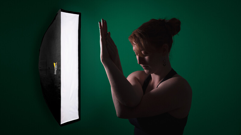 Off-camera lighting portrait