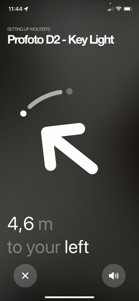Screenshot of a key light positioning guide showing an arrow pointing left at 4.6 meters distance.