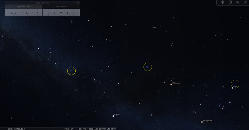 Screenshot of a starfield astronomy software interface showing stars and celestial objects with yellow selection circles.