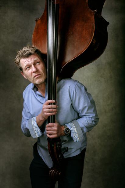 A portrait of bassist Martin Wind