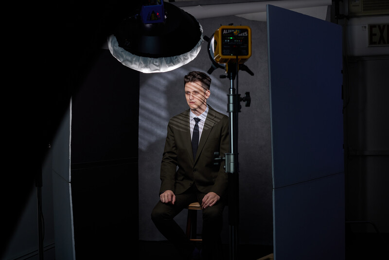 Behind the scenes photo with two strobes