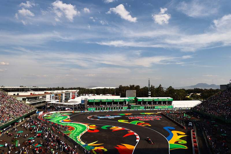 F1 racingphotographed by Mark Thompson/Getty Images