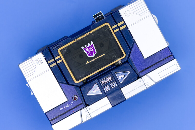 A photograph of a Transformer in the Ombar Light Box