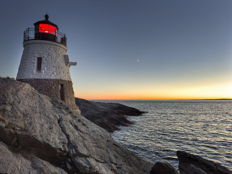 The iPhone 14 Pro photo of the Castle Hill Lighthouse from the same time as the R5, above.