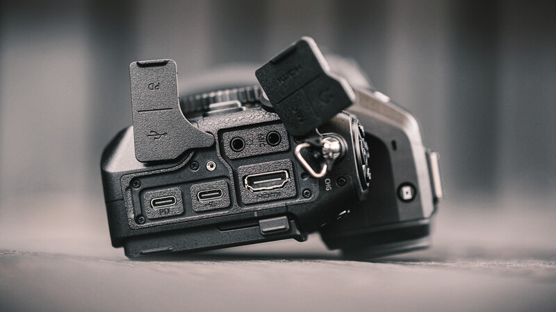 Nikon Z 8 side ports