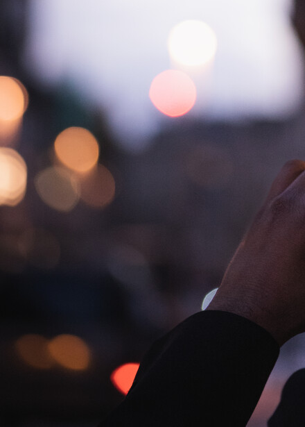 a crop showing bokeh balls with the Sony FE 85mm f/1.8 lens