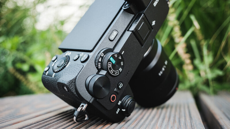 The mode dial with the stills, video, and S&amp;Q switch.
