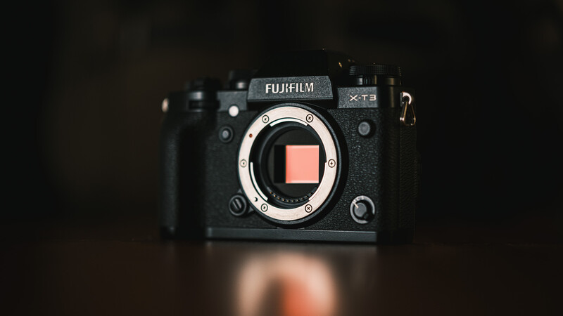 The 26-megapixel BSI CMOS X-Trans 4 sensor is more than capable