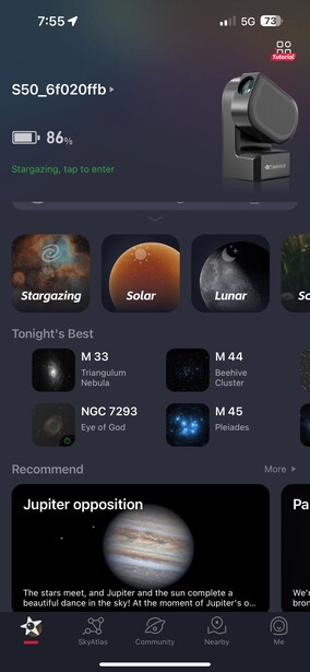 Screenshot of astronomy app interface showing celestial objects and observation features.