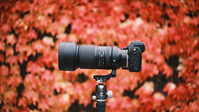 Fairly manageable even with the lens hood attached