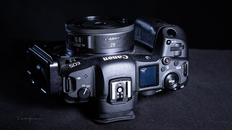 A size comparison between the RF 28mm f/2.8 STM and the RF 24-105mm f/4L IS USM