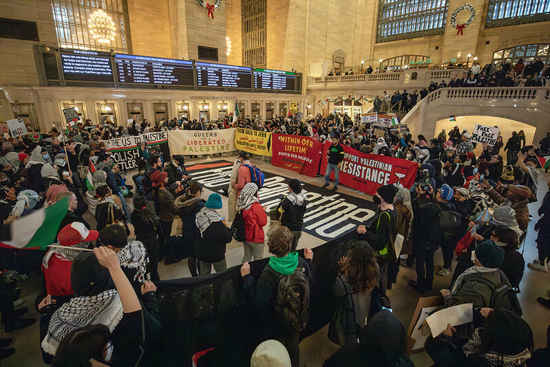 A similar scene from the same rally with an APS-C mirrorless camera shows much better quality.