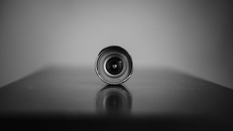 Threaded front element for filters. A big plus over the original Fujifilm offering.