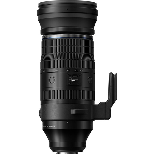 Black telephoto zoom lens with focus ring and tripod collar against white background.
