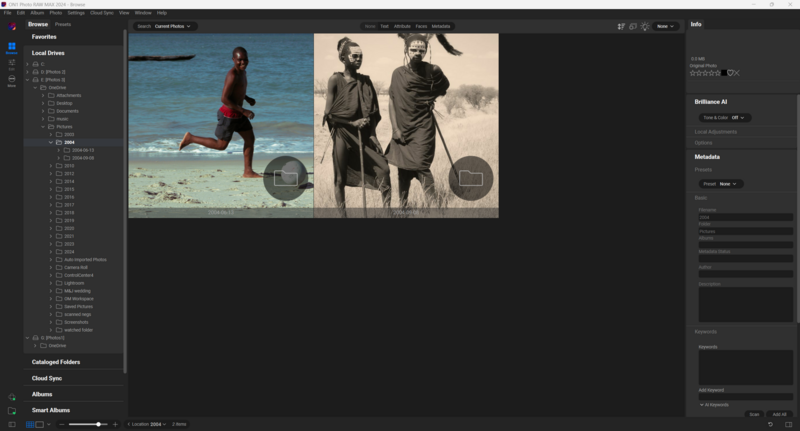 Screenshot of photo management software displaying two images side by side for comparison.