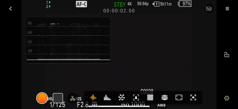 Screenshot of camera monitoring interface showing waveform display and exposure controls.
